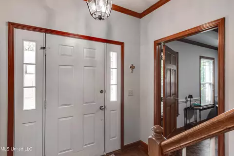 Entry Way - 556 Cliffview Dr, Brandon, MS 39047 photo 1 of 2
