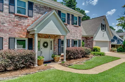 Exterior - 556 Cliffview Dr, Brandon, MS 39047 photo 4 of 10