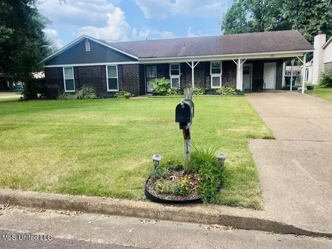 708 Thornwood Dr, Southaven, MS 38671