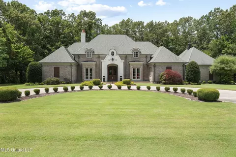 1001 Hickory Ridge Dr, Hernando, MS 38632