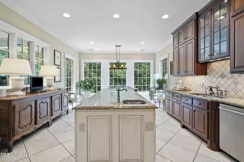 1001 Hickory Ridge Dr, Hernando, MS 38632 photo 9