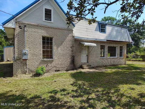 4815 Lanier Ave, Pascagoula, MS 39581