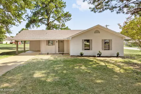 10373 Lafayette Dr, Olive Branch, MS 38654