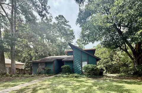 140 Booth Cir, Ocean Springs, MS 39564