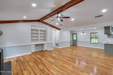 102 Hickory St, Brandon, MS 39042 photo 8