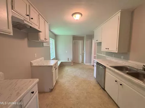 Kitchen - 335 Cummins St, Jackson, MS 39204 photo 2 of 2