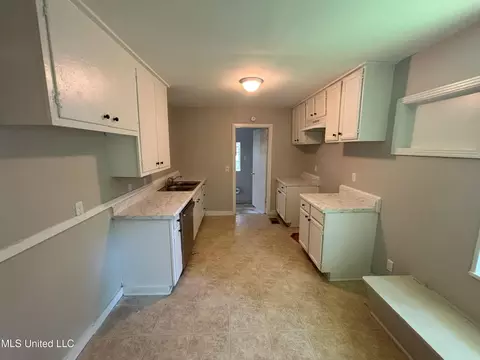 Kitchen - 335 Cummins St, Jackson, MS 39204 photo 1 of 2