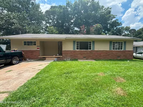 335 Cummins St, Jackson, MS 39204