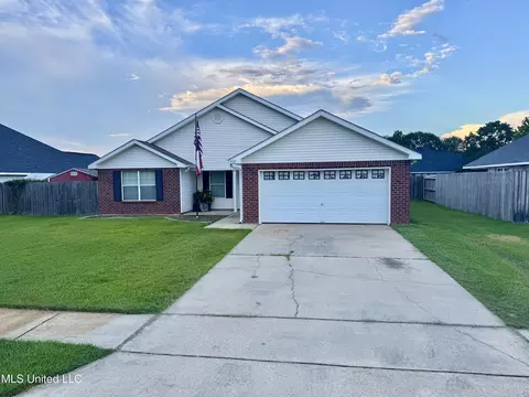 421 Pinecrest Cir, Long Beach, MS 39560 photo 1