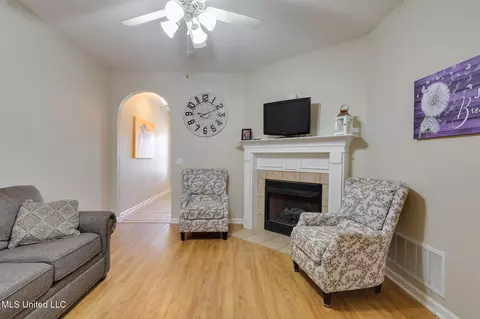 952 Martin Cir, Hernando, MS 38632 photo 8