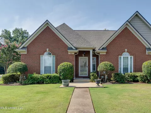 952 Martin Cir, Hernando, MS 38632 photo 2