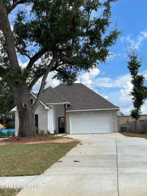 11442 Oak Aly, Gulfport, MS 39503