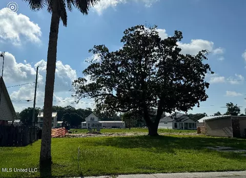 196 Markham Dr, Gulfport, MS 39507