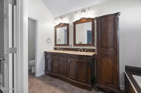 Bath - 7232 Maple Grove Rd, Olive Branch, MS 38654 photo 2 of 2