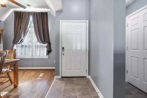 Entry Way - 7232 Maple Grove Rd, Olive Branch, MS 38654 photo 1 of 2