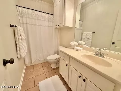 Bath - 629 Westhill Rd, Brandon, MS 39042 photo 1 of 3