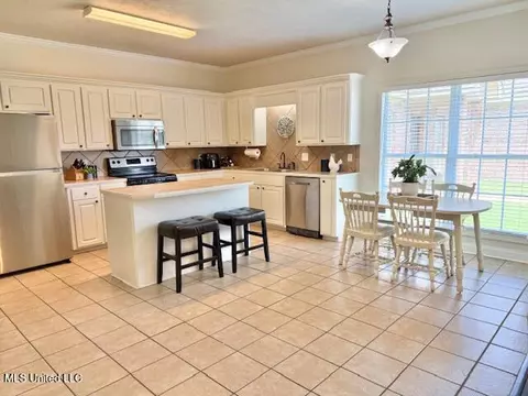 Kitchen - 629 Westhill Rd, Brandon, MS 39042 photo 3 of 3