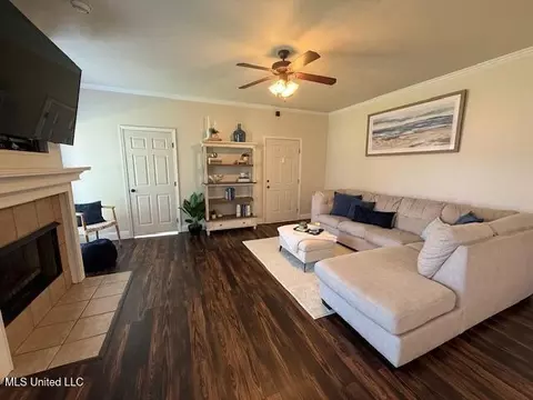 Living - 629 Westhill Rd, Brandon, MS 39042 photo 3 of 3