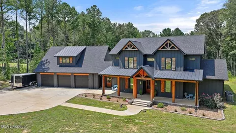 806 White Rd, Florence, MS 39073