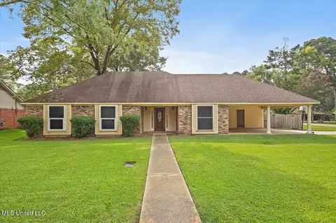 105 Hunts Ln, Brandon, MS 39047