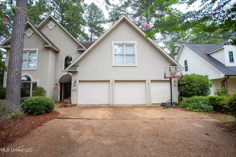 132 Pine Ridge Cir, Brandon, MS 39047 photo 1