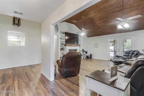 Entry Way - 249 Beesley Rd, Lucedale, MS 39452 photo 1 of 1