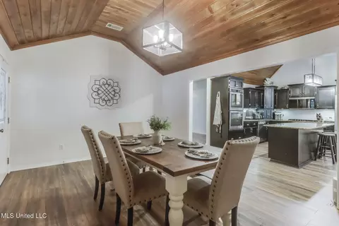 Dining - 249 Beesley Rd, Lucedale, MS 39452 photo 2 of 2