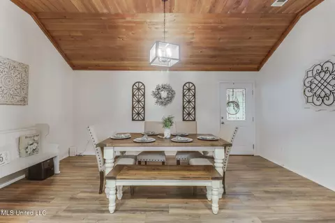 Dining - 249 Beesley Rd, Lucedale, MS 39452 photo 1 of 2