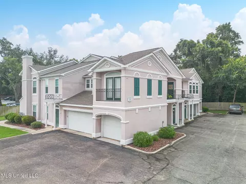 2252 Beach Dr #2502, Gulfport, MS 39507