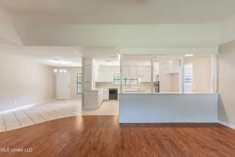 Living - 5232 Old Byram Rd, Byram, MS 39272 photo 6 of 6