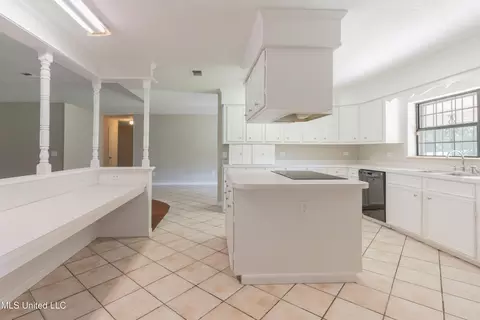 Kitchen - 5232 Old Byram Rd, Byram, MS 39272 photo 8 of 8