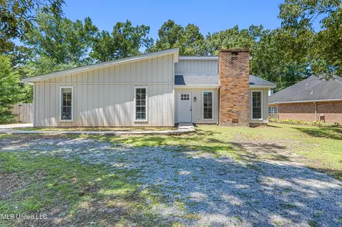 98177 Golf Club Dr, Diamondhead, MS 39525