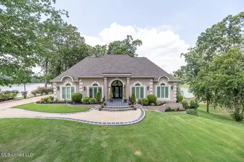 1590 Stonehedge Dr, Southaven, MS 38671