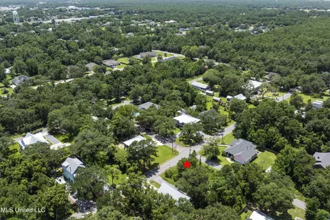 233 Leonhard Ave, Bay Saint Louis, MS 39520 photo 10