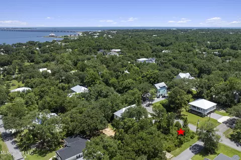 233 Leonhard Ave, Bay Saint Louis, MS 39520 photo 7