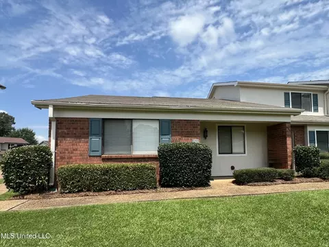 341 Lakebend Dr, Brandon, MS 39042