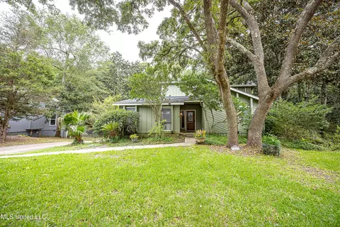3519 Courtenay Cir, Ocean Springs, MS 39564