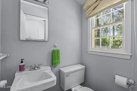 Bath - 5235 Hialeah Dr, Jackson, MS 39211 photo 1 of 4