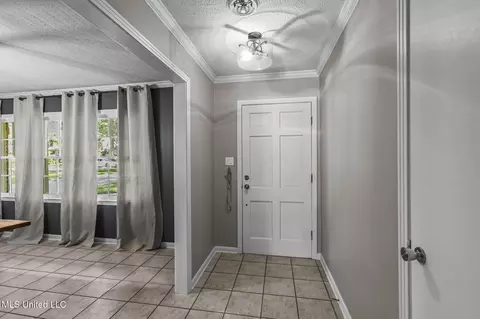 Entry Way - 5235 Hialeah Dr, Jackson, MS 39211 photo 1 of 2