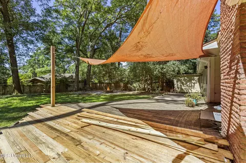 Exterior - 5235 Hialeah Dr, Jackson, MS 39211 photo 8 of 13