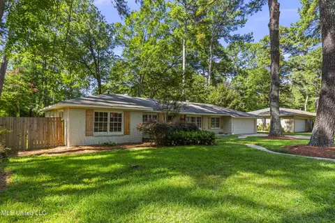 Exterior - 5235 Hialeah Dr, Jackson, MS 39211 photo 2 of 13