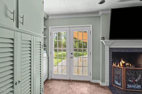 Exterior - 5235 Hialeah Dr, Jackson, MS 39211 photo 4 of 13