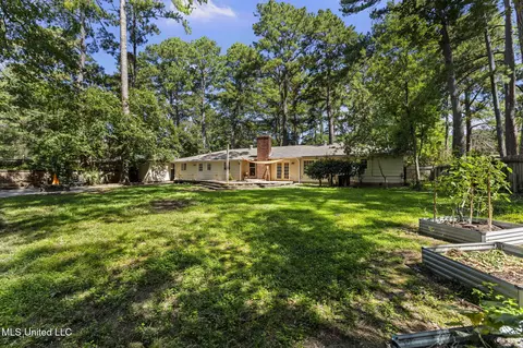 Exterior - 5235 Hialeah Dr, Jackson, MS 39211 photo 12 of 13