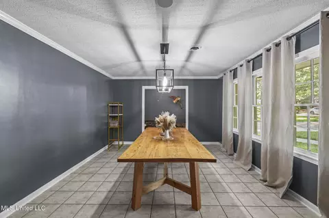 Dining - 5235 Hialeah Dr, Jackson, MS 39211 photo 2 of 2