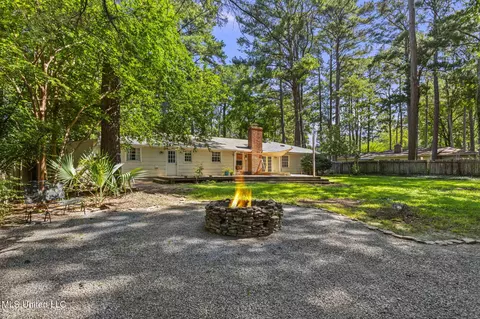 Exterior - 5235 Hialeah Dr, Jackson, MS 39211 photo 10 of 13