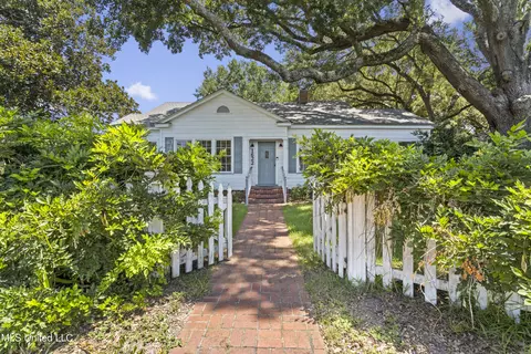 1622 Henderson Ave, Gulfport, MS 39501