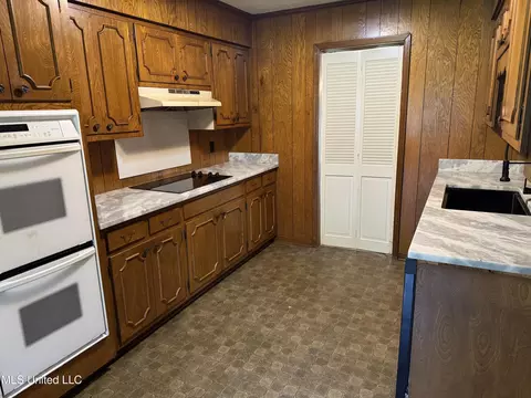 6202 Whitestone Rd, Jackson, MS 39206 photo 5
