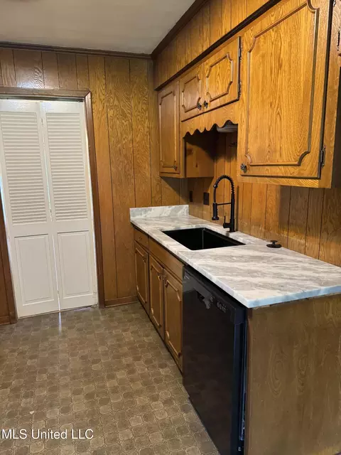 6202 Whitestone Rd, Jackson, MS 39206 photo 4