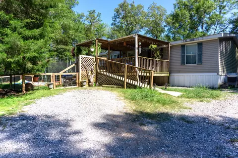 17220 Old Kelly Rd, Vancleave, MS 39565