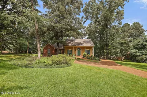 136 Aspen Dr, Madison, MS 39110